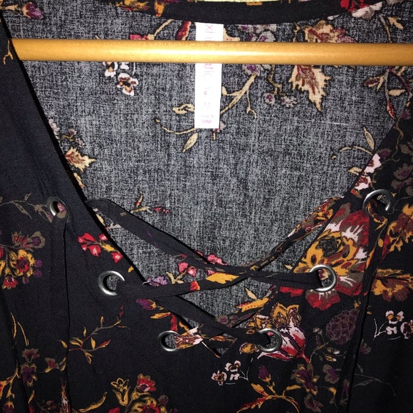 Open shoulder blouse - Picture 3 of 4